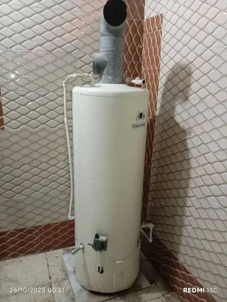 یک عدد آبگرمکن گازی قدیمی|آبگرمکن، پکیج، شوفاژ|میناب, |دیوار