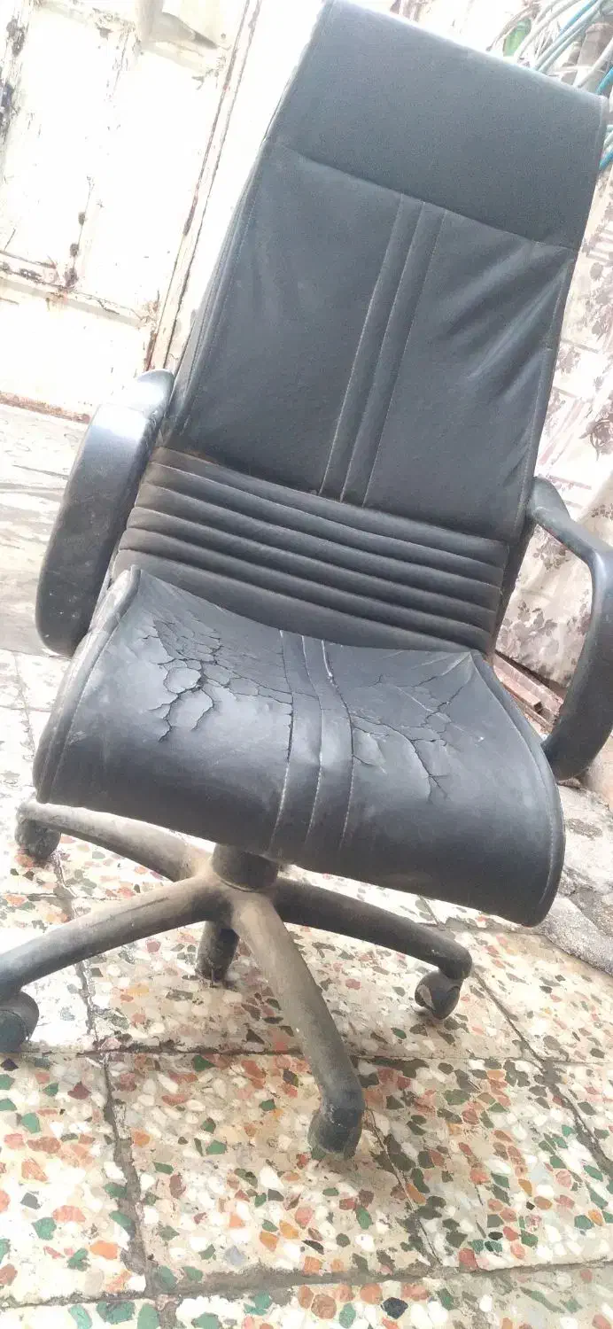 صندلی چرخدار|صندلی و نیمکت|اهواز, منبع اب|دیوار