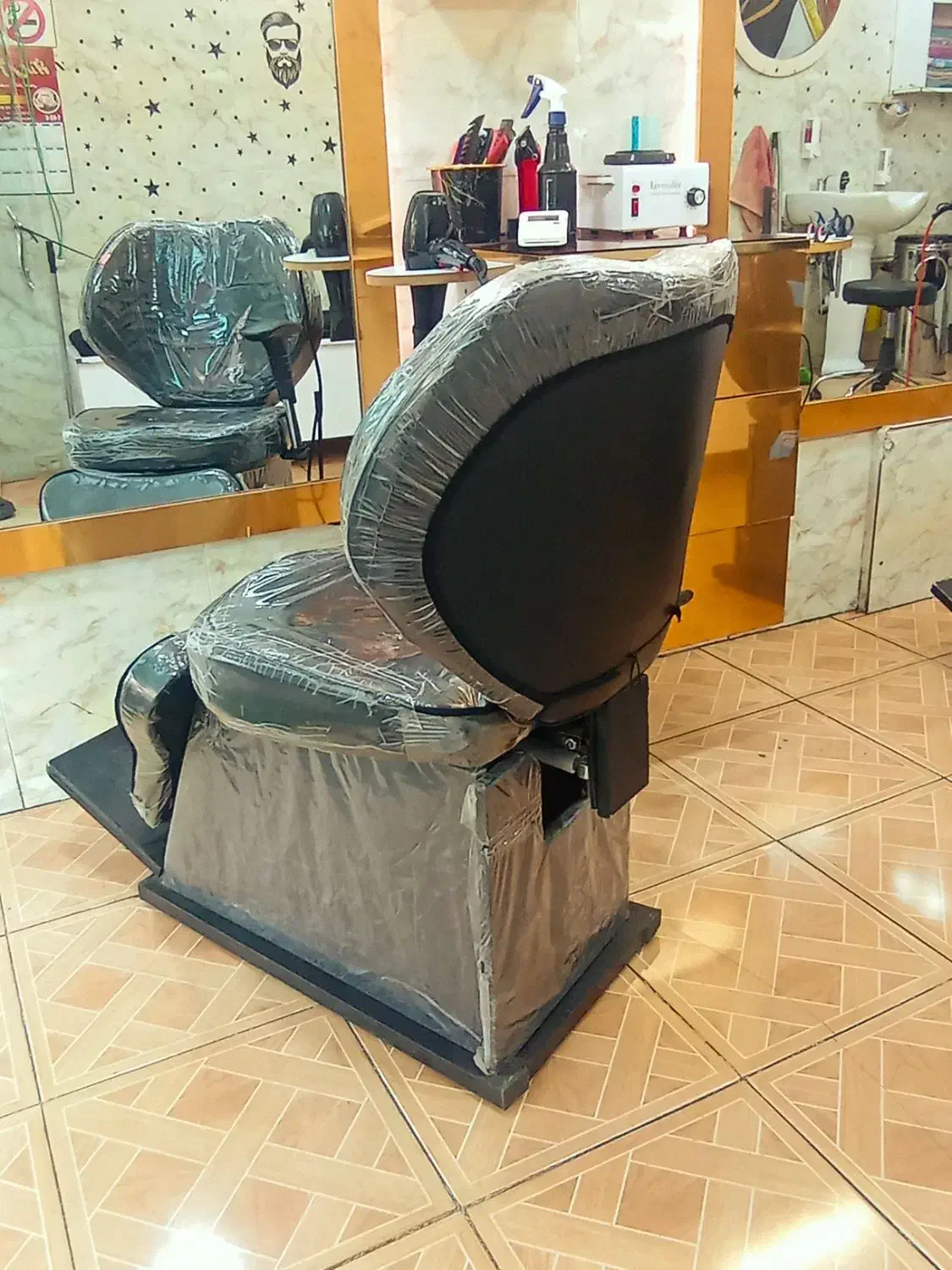 2عدد صندلی ارایشگاه مردانه در حد نو|آرایشگاه و سالنهای زیبایی|خوی, |دیوار