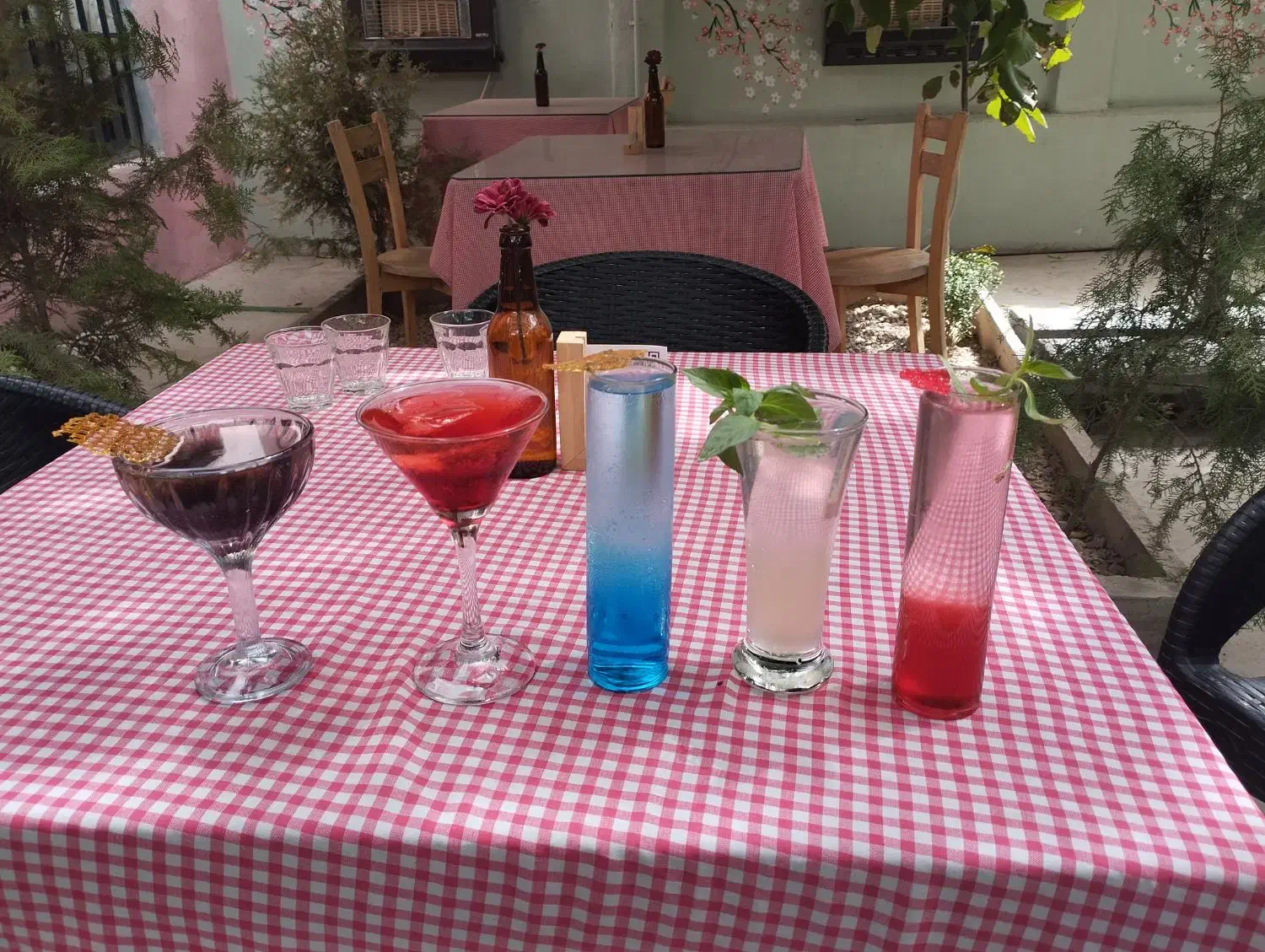 باریستا و بارتندر هستم آماده همکاری از اوایل آذر|استخدام خدمات فروشگاه و رستوران|تهران, دربند|دیوار