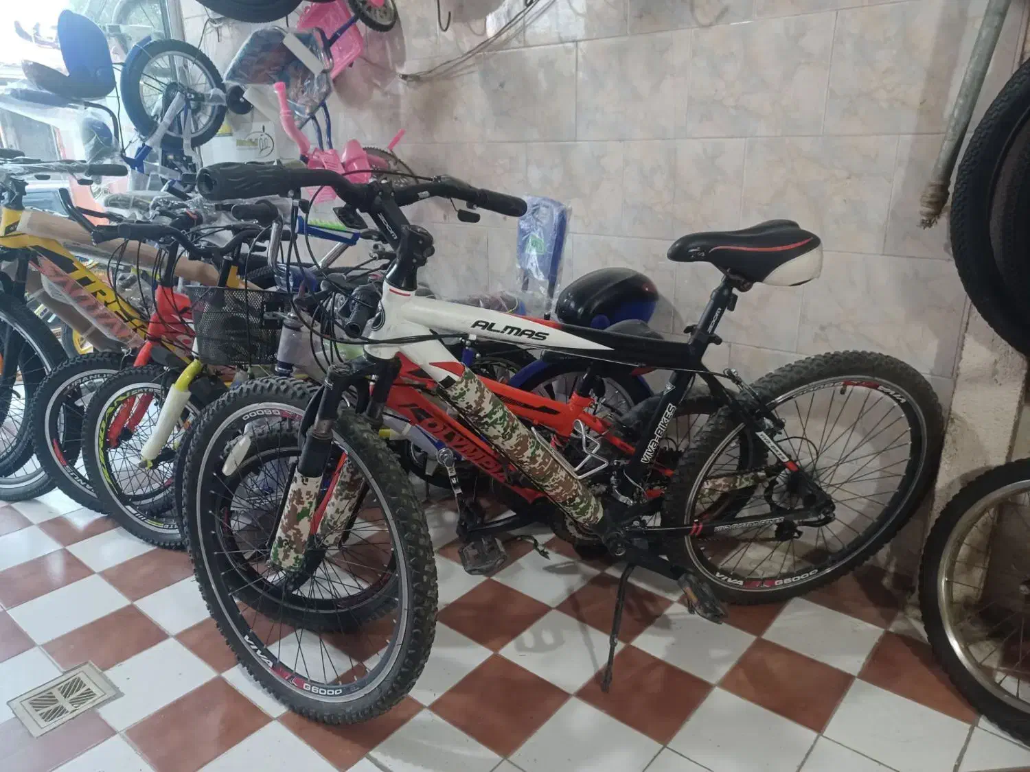 دو عدد دوچرخه|دوچرخه، اسکیت، اسکوتر|اسلامآباد غرب, |دیوار