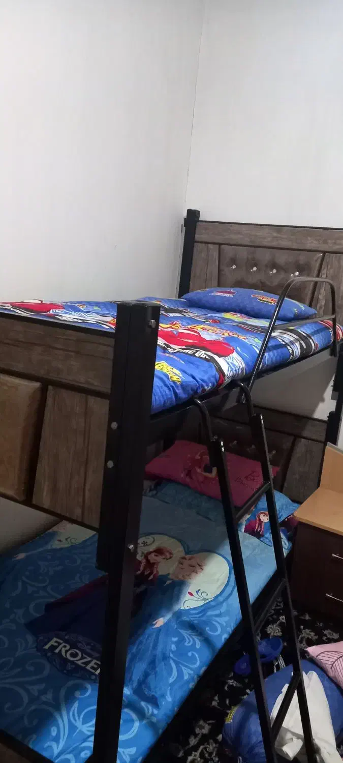 تخت دو طبقه فلزی|تخت و سرویس خواب|گلبهار, شهر جدید گلبهار|دیوار