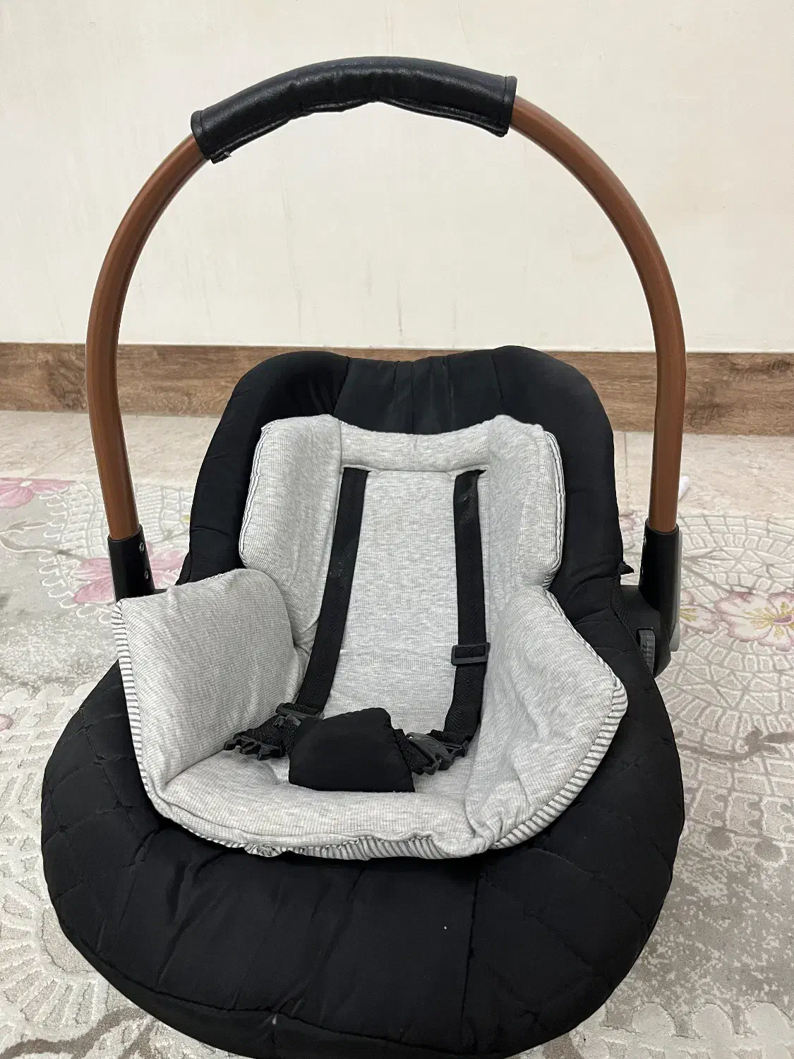 کریر نوزادی سالم و تمیز|کالسکه و لوازم جانبی|گنبد کاووس, |دیوار