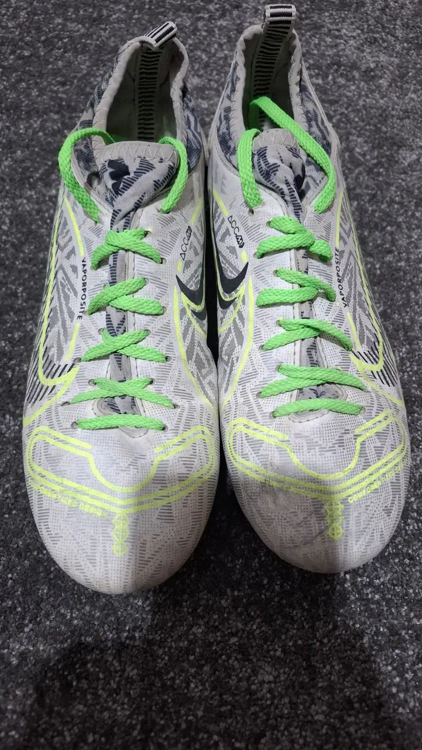 کفش استوک ورزشی|کیف، کفش، کمربند|باوی, |دیوار