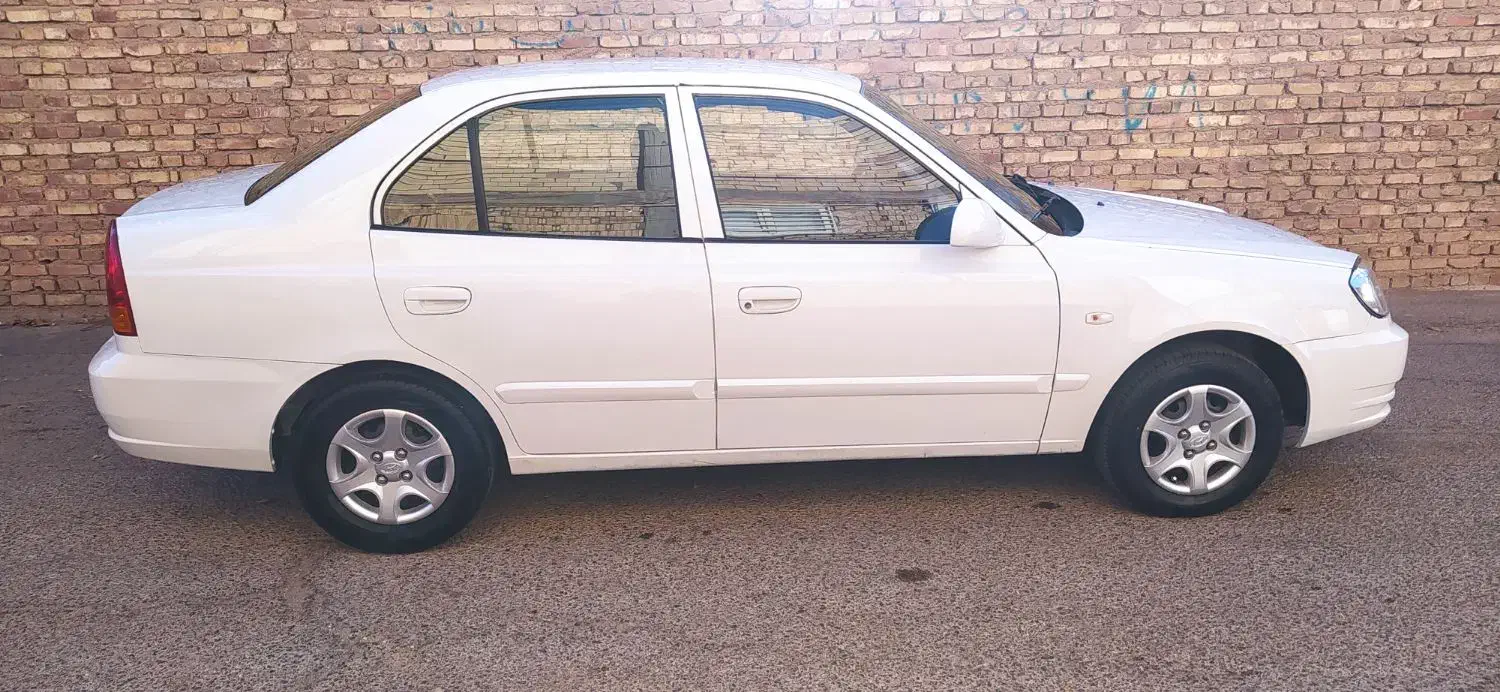 هیوندا ورنا استثنایی در حد صفر|خودرو سواری و وانت|رفسنجان, |دیوار