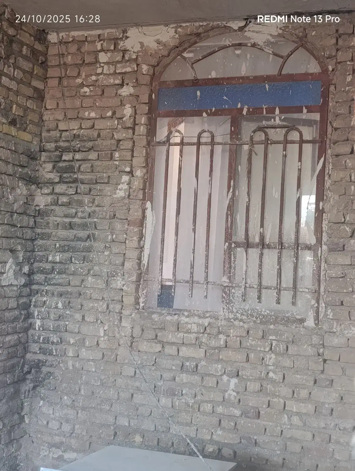 پنجره|مصالح و تجهیزات ساختمان|ششطراز, |دیوار