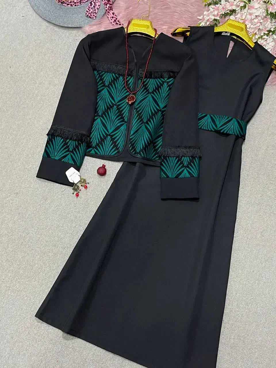 لباس|لباس|محمدیه-قزوین, |دیوار