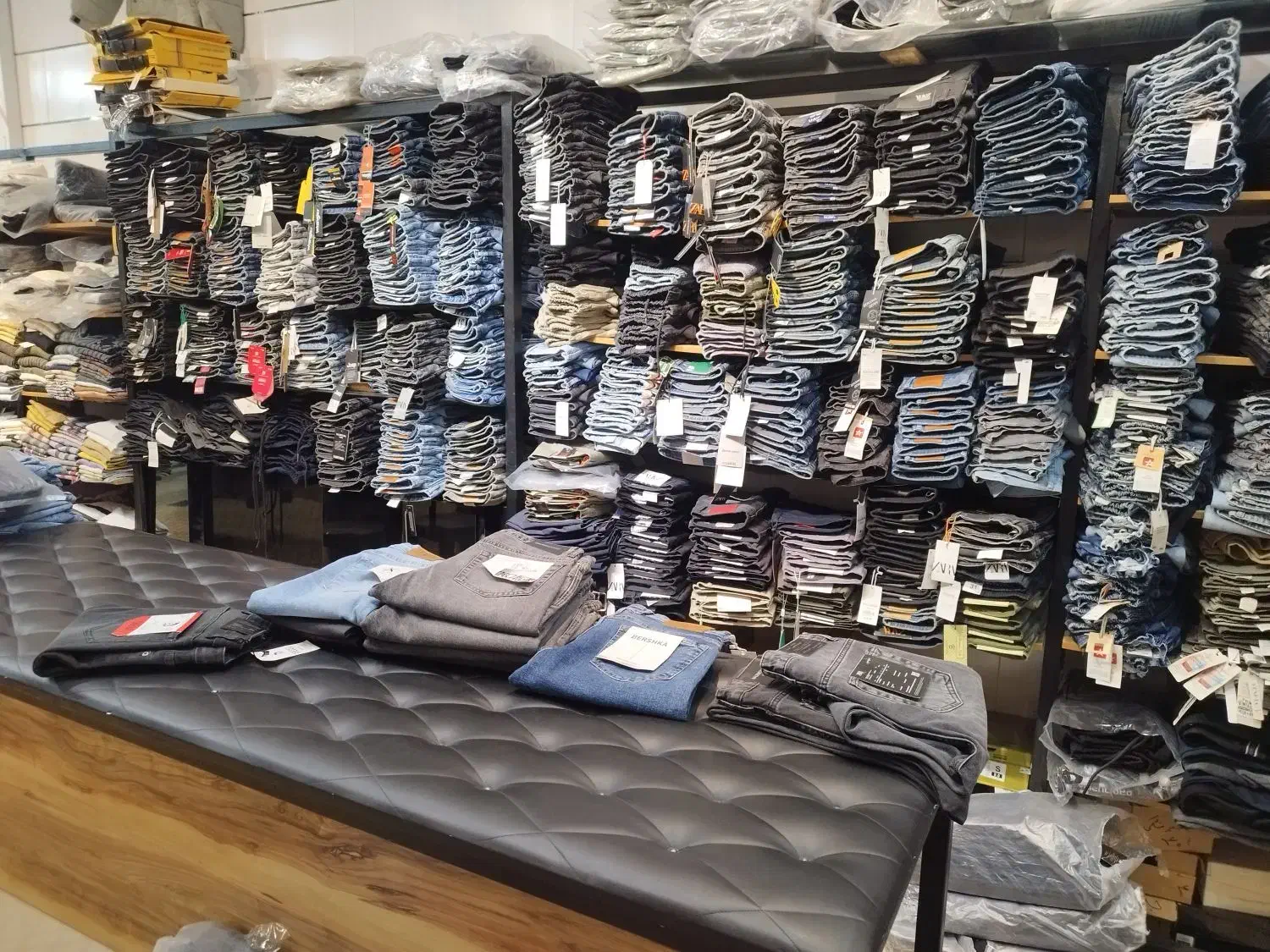 واگذاری فروشگاه پوشاک|لباس|خمینیشهر, |دیوار