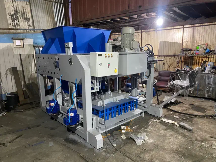 بلوک زن ۱۲ قالبه تمام اتوماتیک|ماشین‌آلات صنعتی|تهران, صاحب الزمان|دیوار