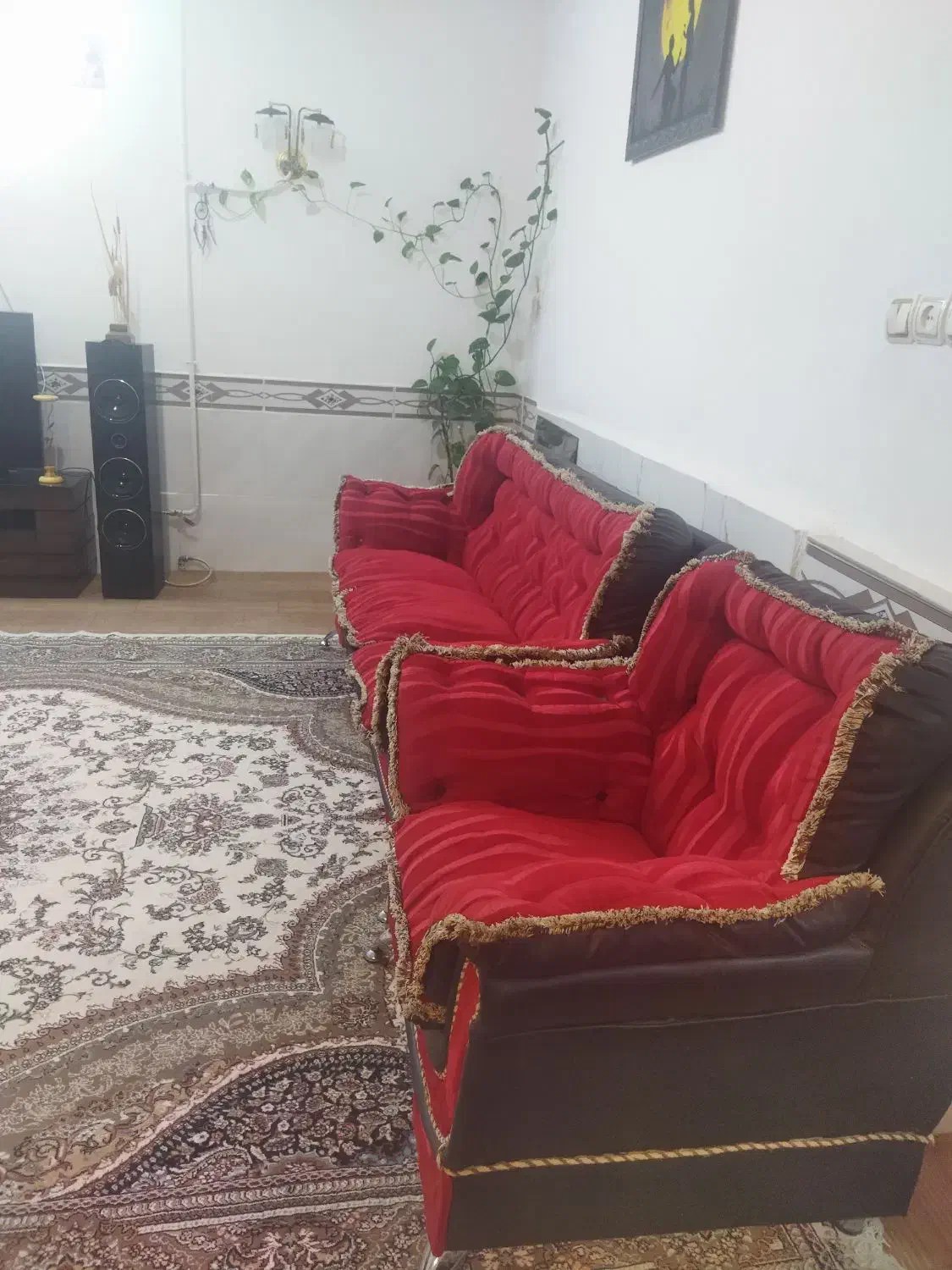 دو دست مبل هفت نفره زیاد استفاده نشده سالم|مبلمان خانگی و میز عسلی|قزوین, |دیوار