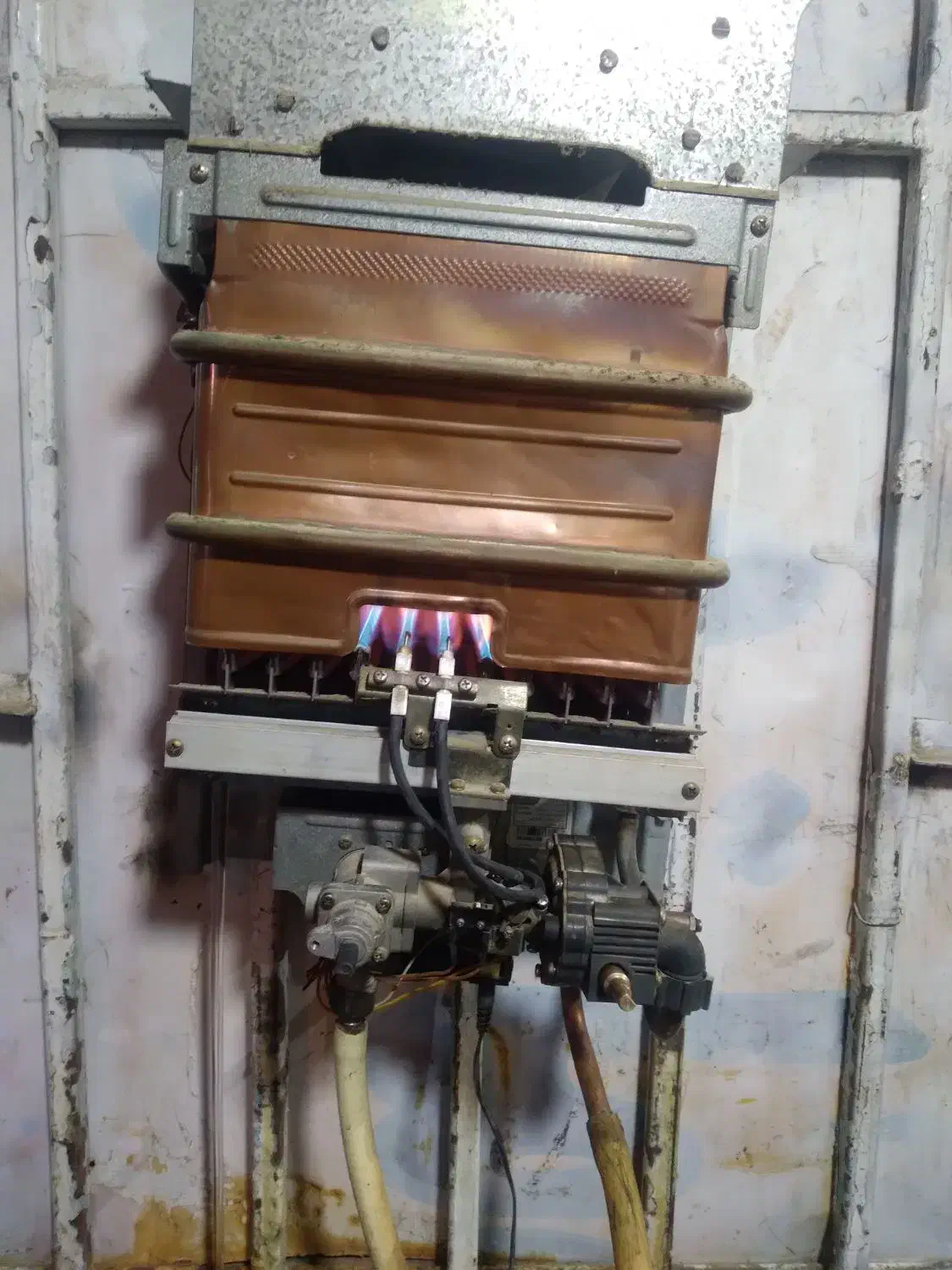 تعمیر سرویس ابگرمکن های گازی نصب اسپیلت لباسشویی..|خدمات پیشه و مهارت|زابل, |دیوار