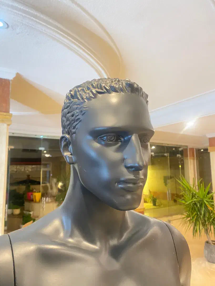 ۲ عدد مانکن مردانه خوش استایل ترک و وسایل دیگر|فروشگاه و مغازه|رشت, حومه رشت|دیوار