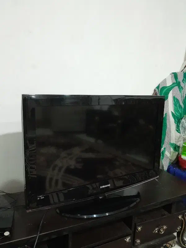 ال سی دی 32|تلویزیون و پروژکتور|رشت, سیا اسطلخ|دیوار