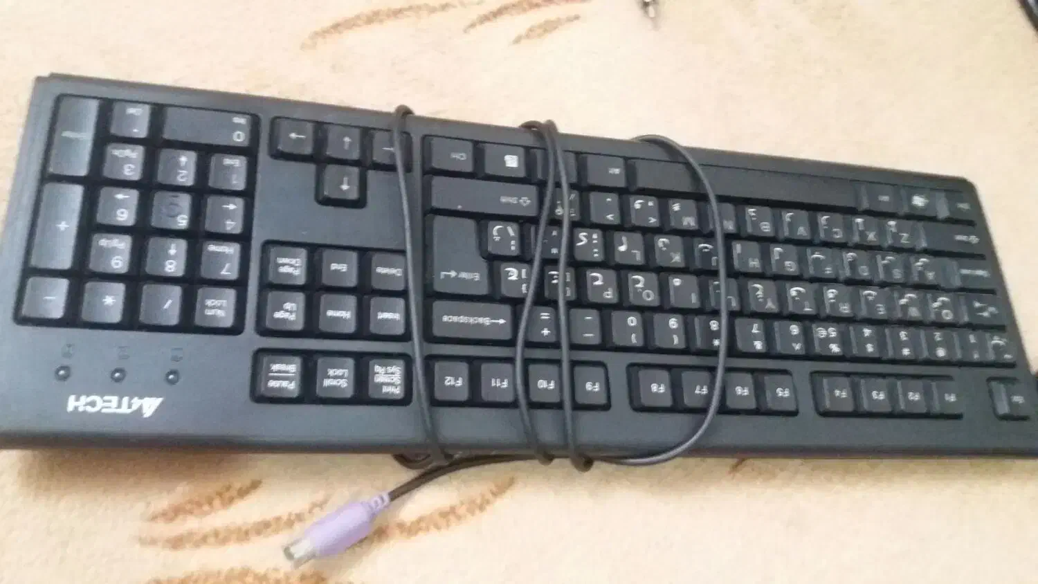 یک عدد مانیتور و باند و کیبورد|قطعات و لوازم جانبی رایانه|گرگان, |دیوار