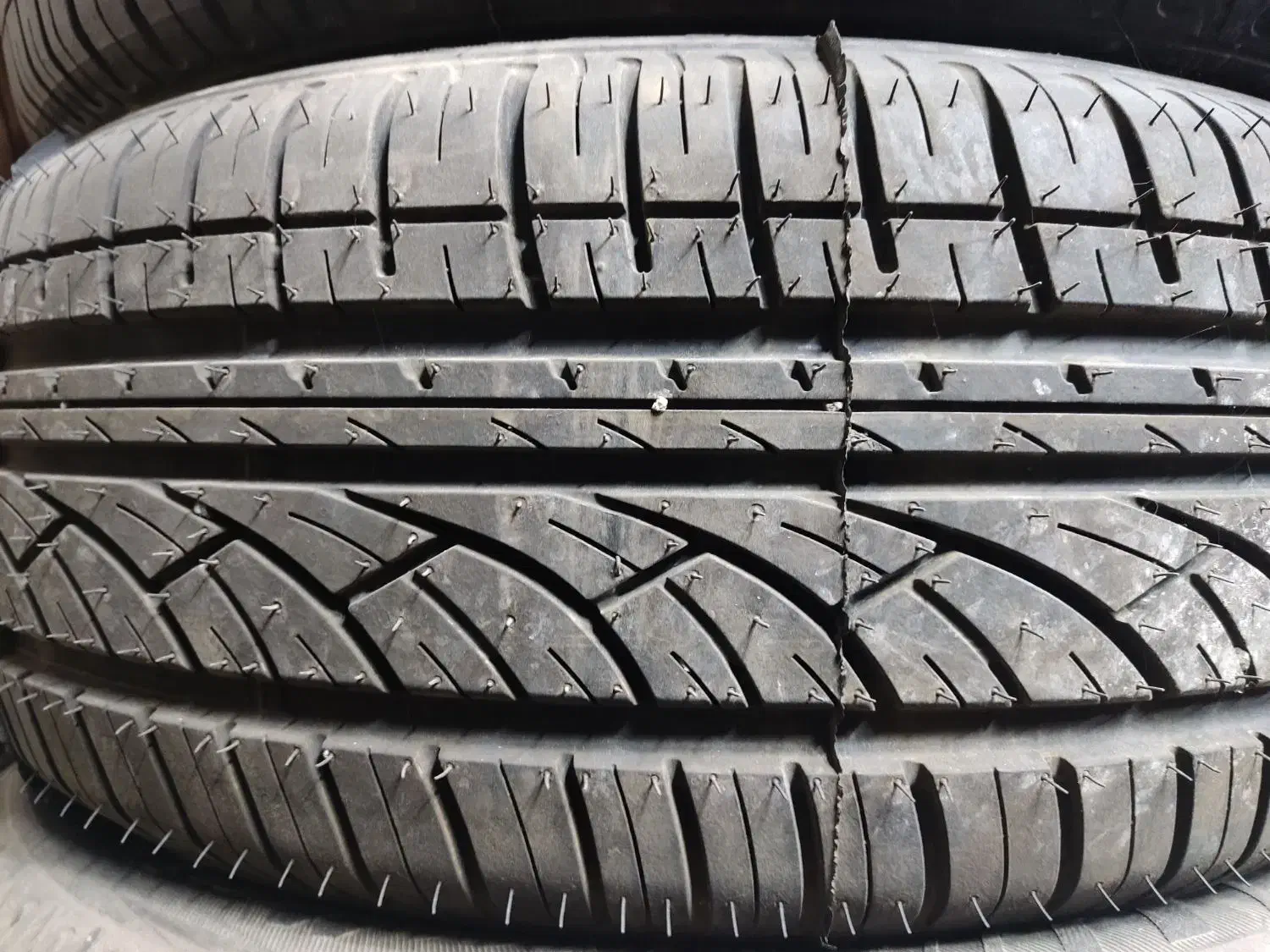 لاستیک آریزو استوک زیرصفری در حد نو ۲۰۵/۵۰/۱۷|قطعات یدکی و لوازم جانبی|بجنورد, |دیوار