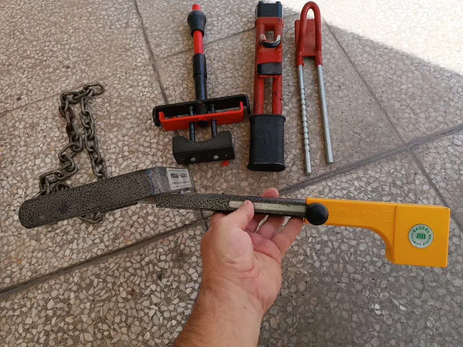 حراج قفل فرمون ، قفل پدال ،زنجیر چرخ و قلاب جرثقیل|حراج|شاهینشهر, شهرک هشت بهشت|دیوار