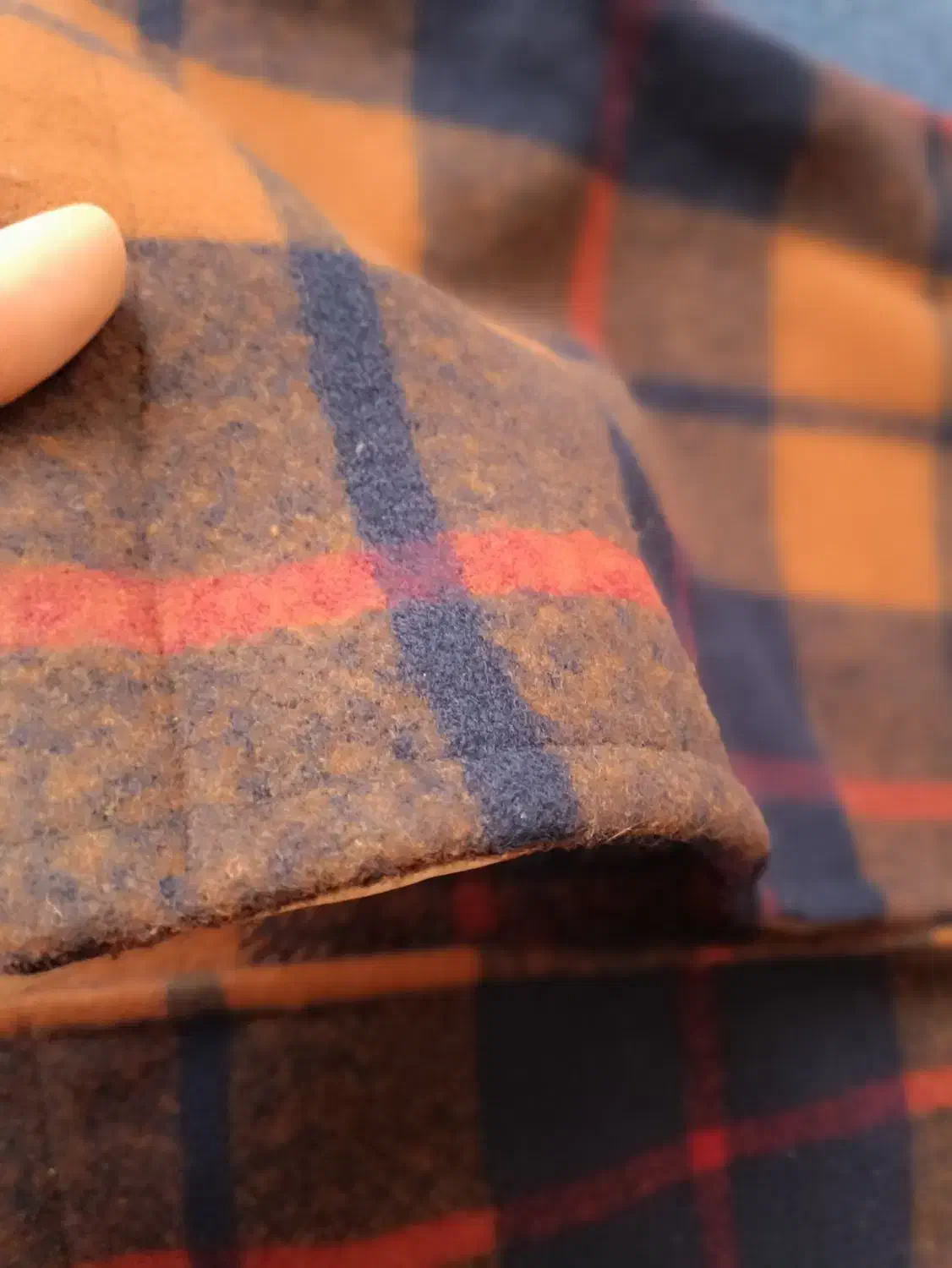 پالتو|لباس|قنوات, |دیوار