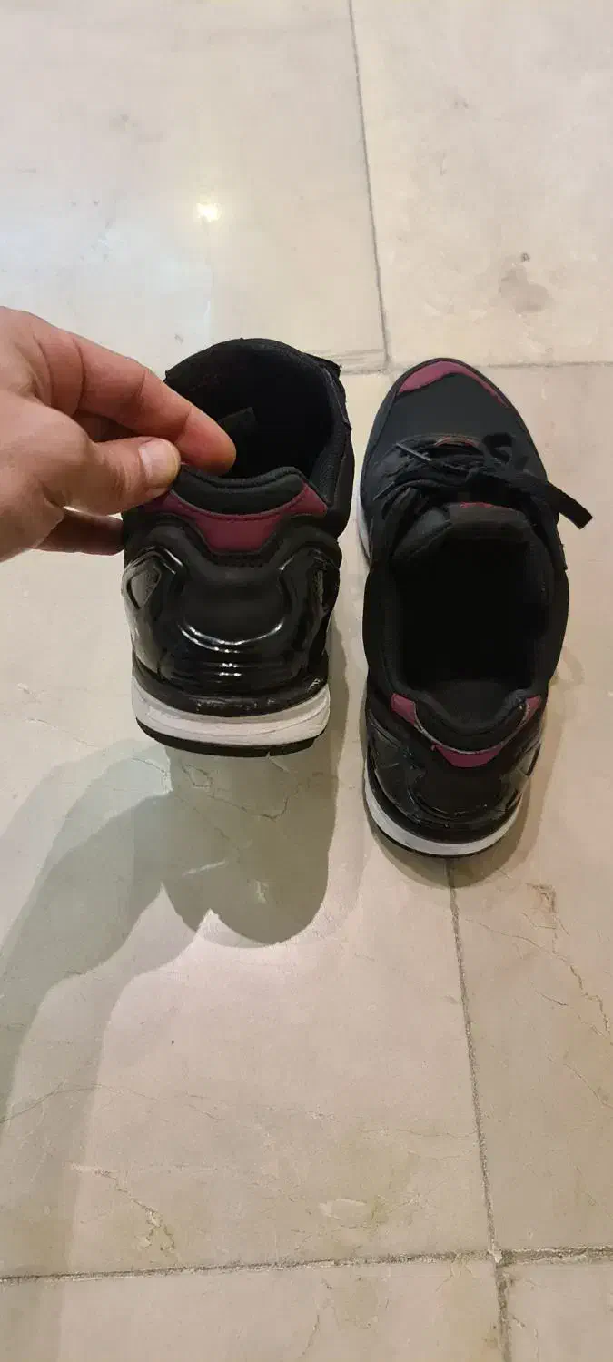 کتونی zx مشکی زرشکی گشتم نبود نگرد نیست|کیف، کفش، کمربند|تهران, استاد معین|دیوار