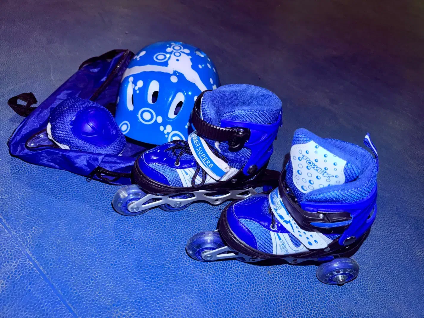 کفش اسکیتی|دوچرخه، اسکیت، اسکوتر|بم, |دیوار