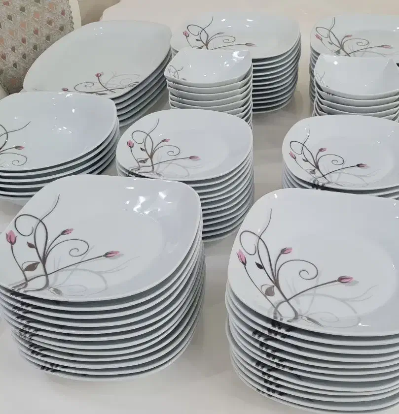 سرویس غذاخوری چینی پردیس درجه ۱|ظروف سرو و پذیرایی|رشت, دباغیان|دیوار