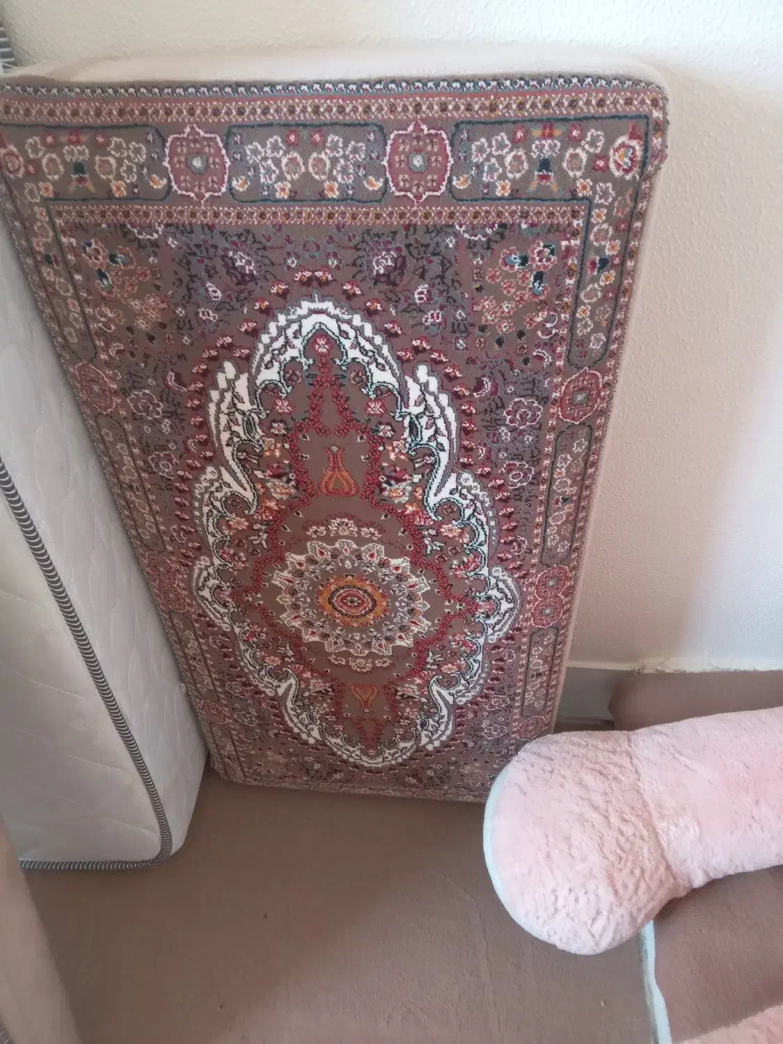 پشتی قالیچه ایی ماشینی|فرش|شاهین‌شهر, شهرک هشت بهشت|دیوار