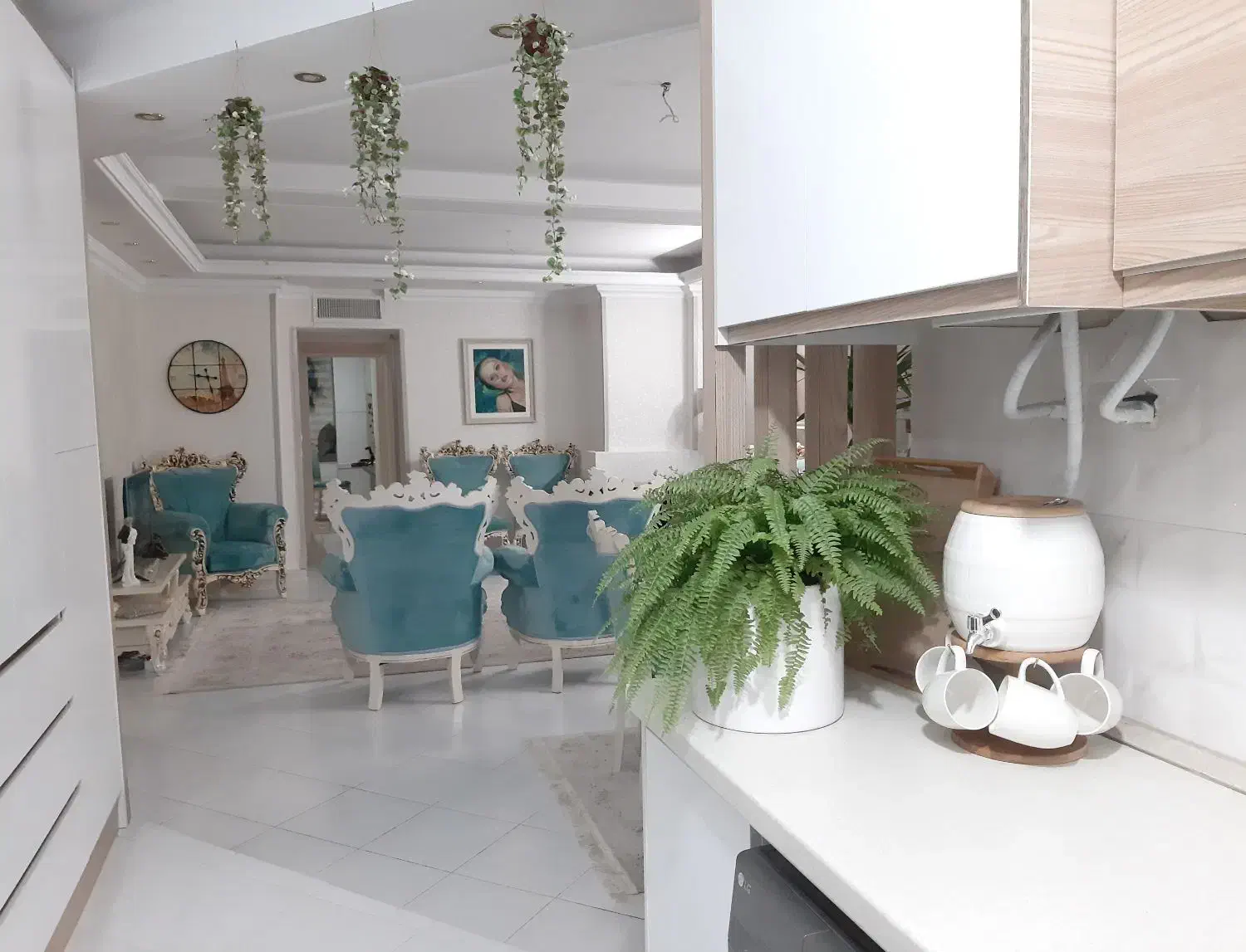 مبل کلاسیک ۹ نفره و میز نهار خوری|مبلمان خانگی و میز عسلی|اندیشه, شهرک کوثر|دیوار