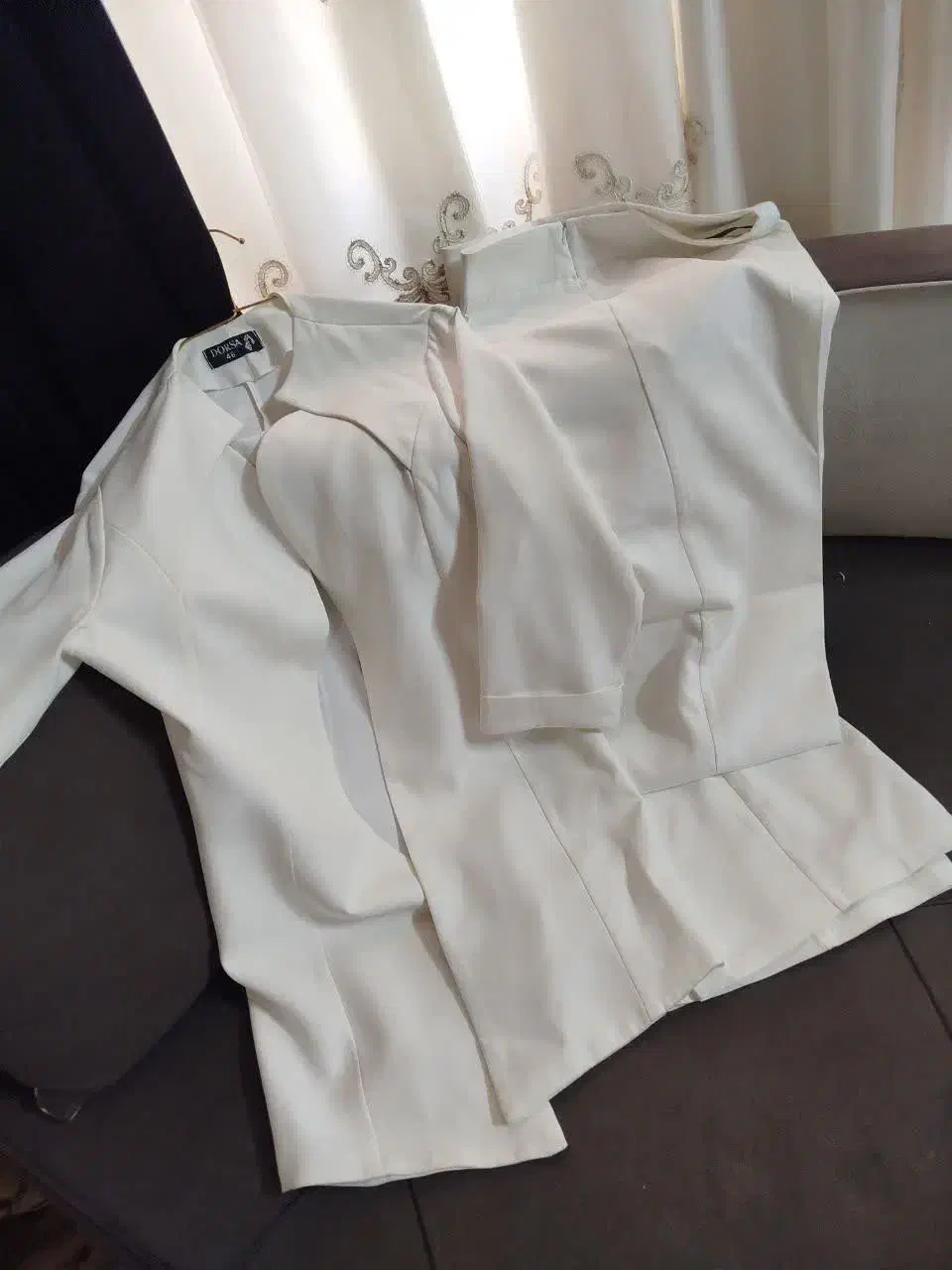 کت شلوار سفید و پیراهن  مناسب برای نامزدی و عقد|لباس|پیشوا, |دیوار