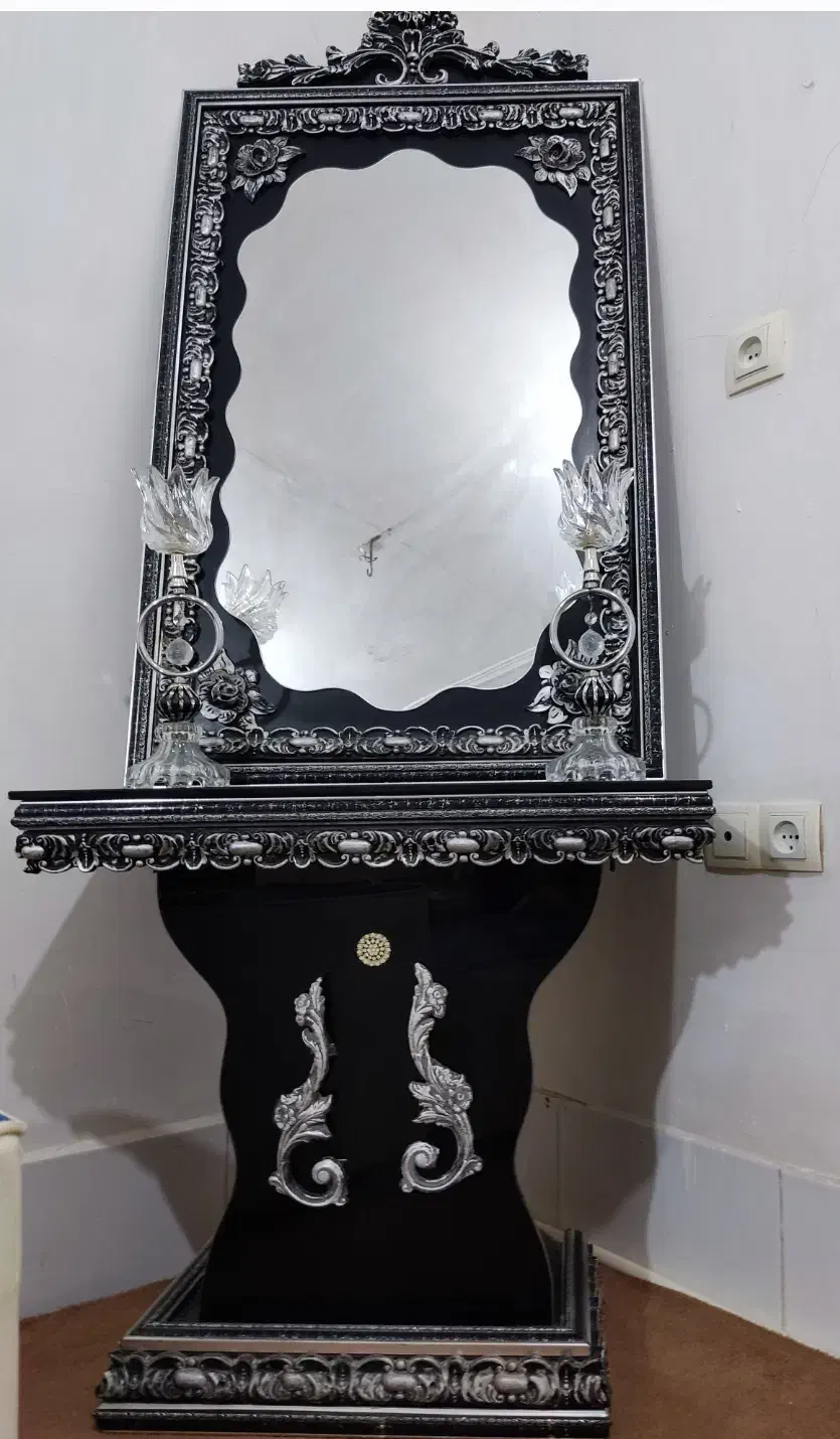 آینه و شمعدان در حد نو کاملا سالم|صنایع دستی و سایر لوازم تزئینی|زابل, |دیوار