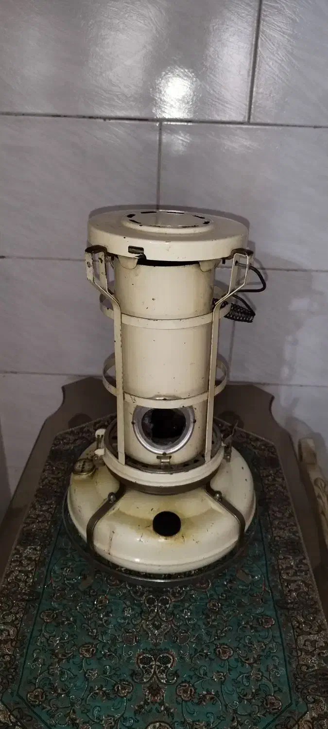 چراغ نفتی|کلکسیون اشیاء عتیقه|زنجان, |دیوار