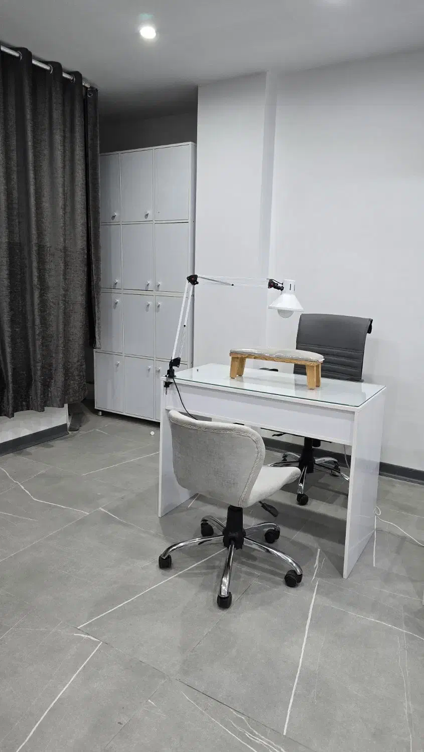 اجاره یک میز ناخن به پرسنل مشتری دار|خدمات آرایشگری و زیبایی|اراک, |دیوار