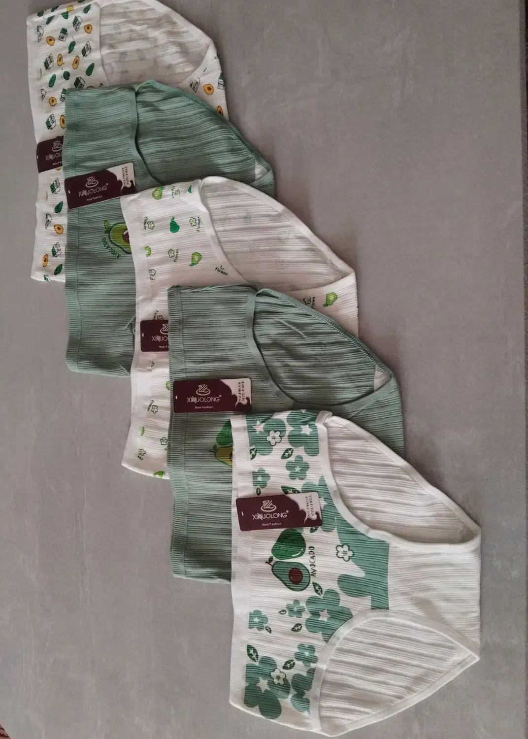 لباس زیر|لباس|محلات, |دیوار