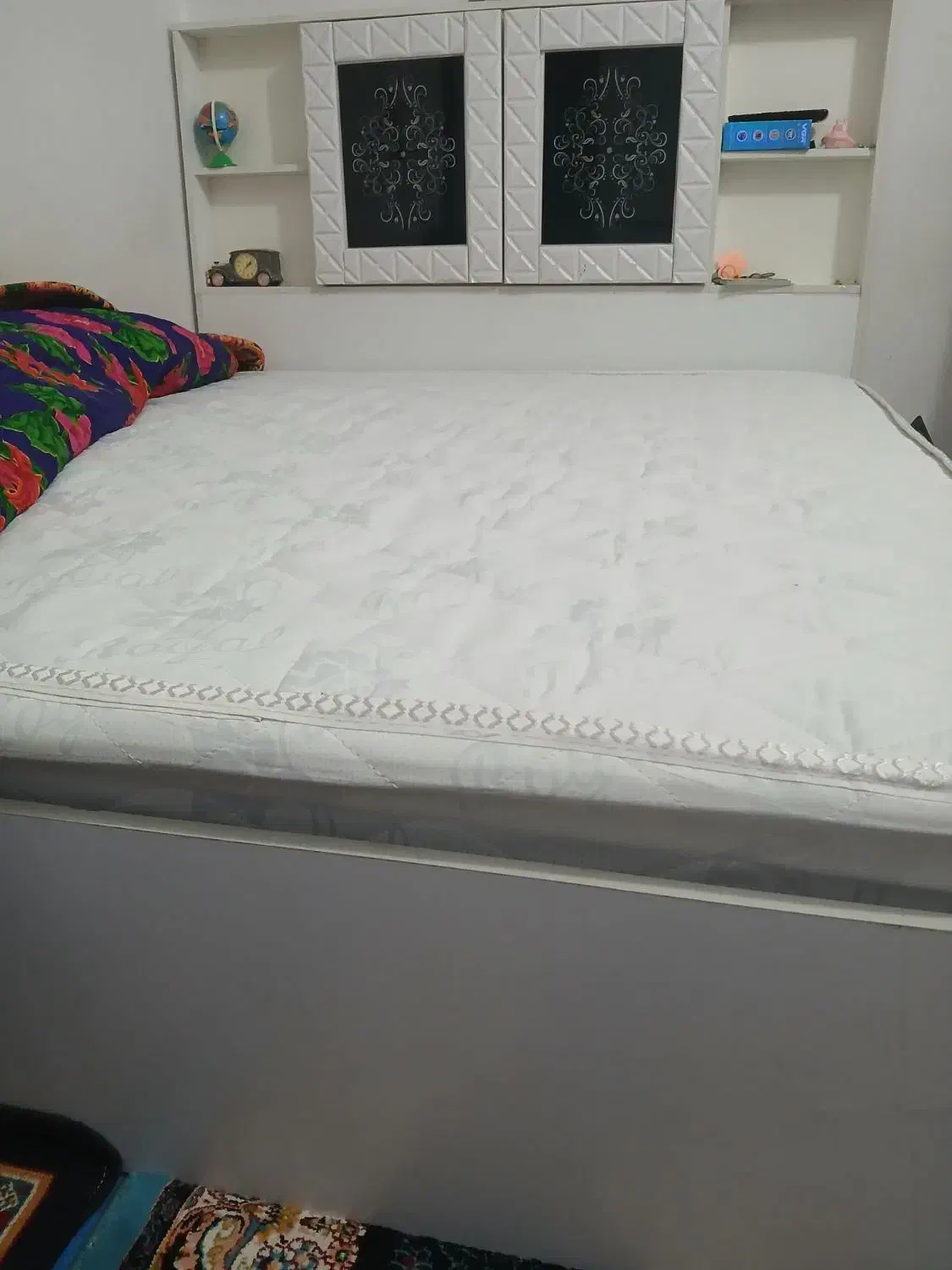 تخت خواب دو نفره به همراه تشک|تخت و سرویس خواب|زاهدان, |دیوار