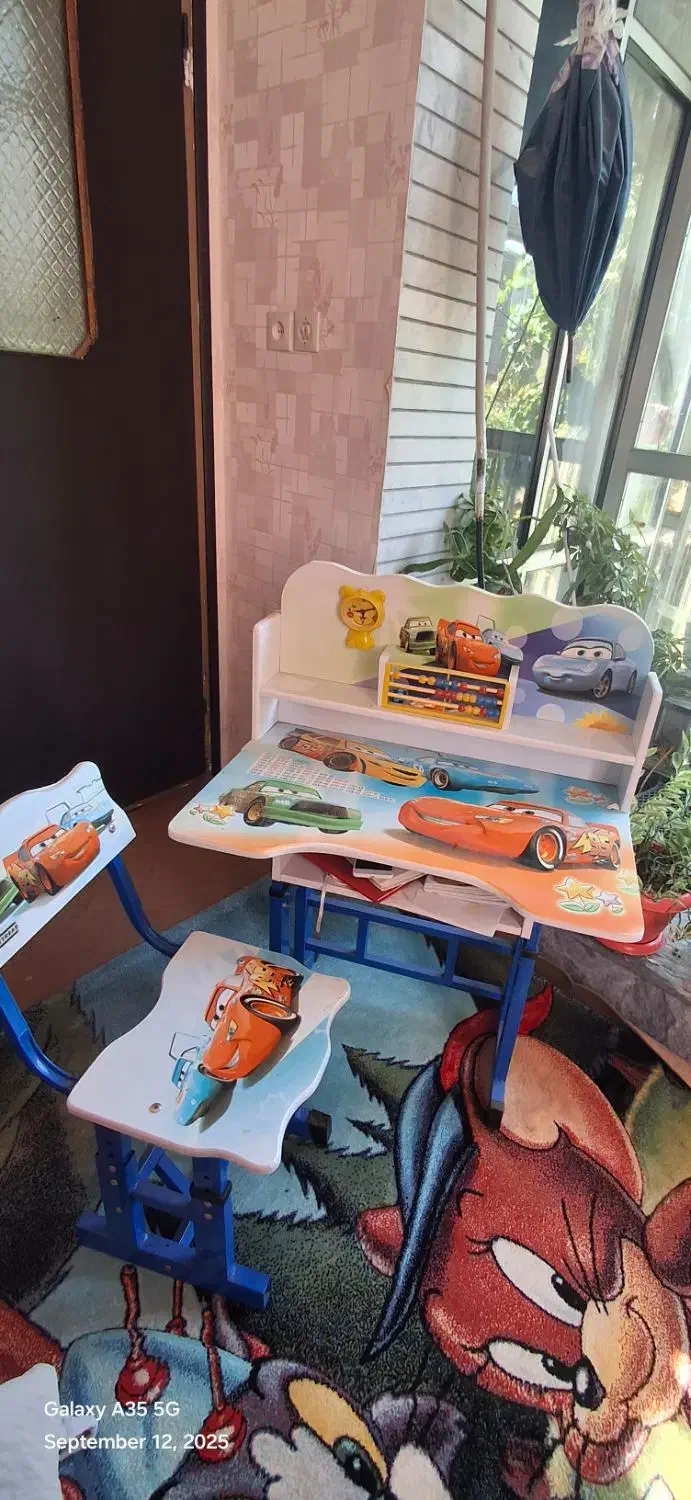 میز تحریر با صندلی با قابلیت تنظیم ارتفاع|میز تحریر و کامپیوتر|خوی, |دیوار