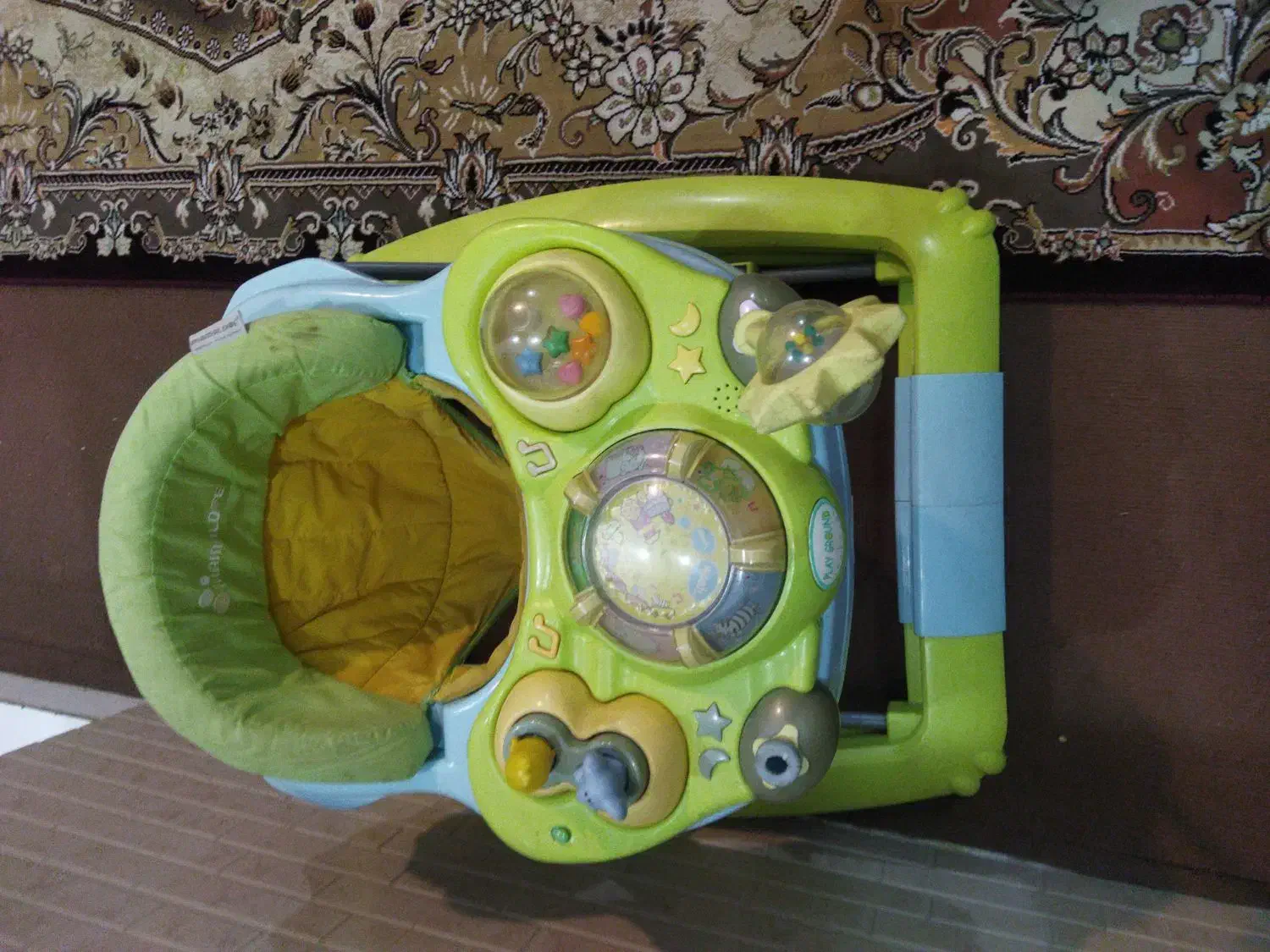 روروک موزیکال|کالسکه و لوازم جانبی|قدس, شهر‌قدس|دیوار