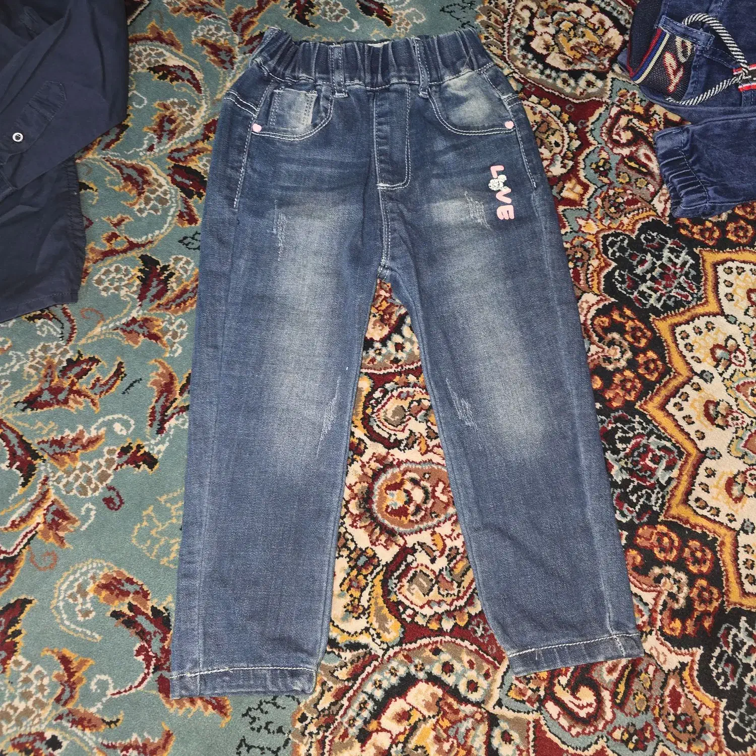 تعدادی لباس بچگانه نو|کفش و لباس بچه|مشکیندشت, |دیوار