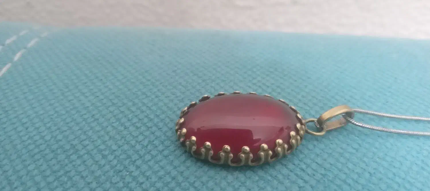 یاقوت سرخ|کلکسیون اشیاء عتیقه|اصفهان, شاهد|دیوار