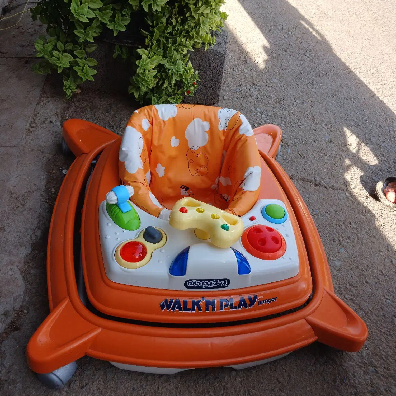 روروک خارجی کارکرده سالم تمیز .|کالسکه و لوازم جانبی|تهران, ایوانک|دیوار