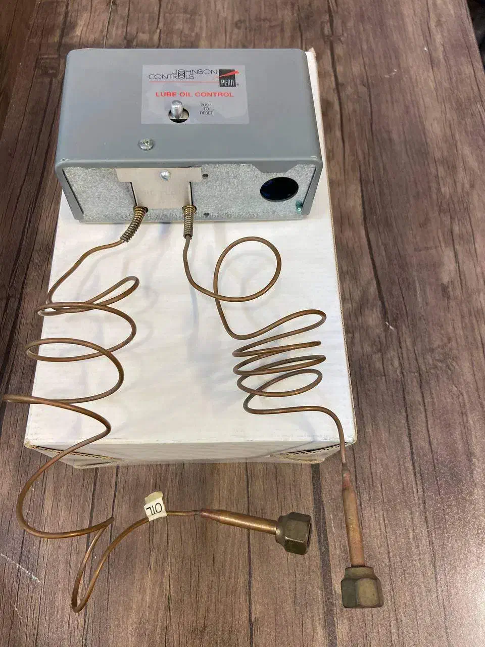 اویل پرشر روغن چیلر مارک  جانسون ساخت مکزیک|مصالح و تجهیزات ساختمان|رشت, سعدی (تختی)|دیوار