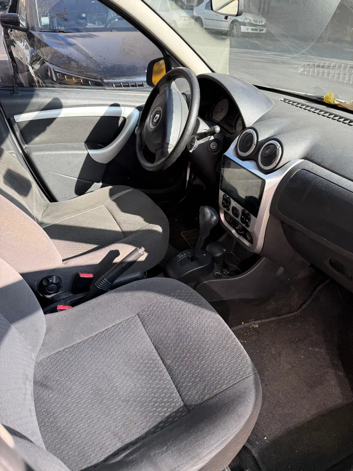 ساندرو اتوماتیک|خودرو سواری و وانت|تهران, جمهوری|دیوار