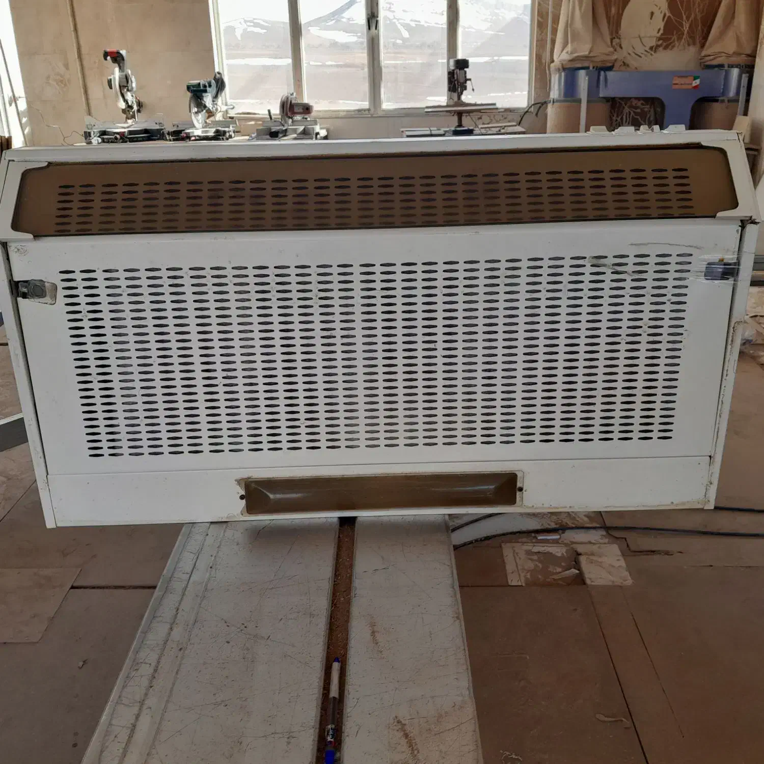 هود|هود|داران, |دیوار