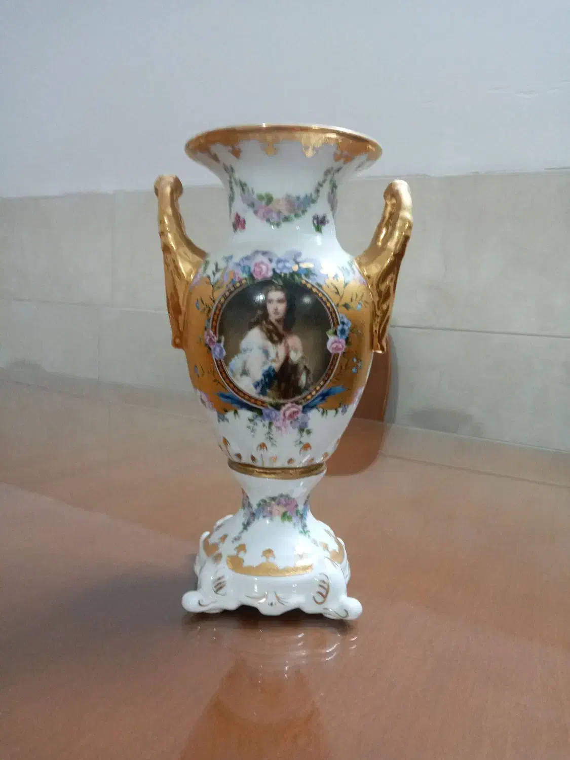 گلدان دکوری|مجسمه، تندیس، ماکت|یزد, |دیوار