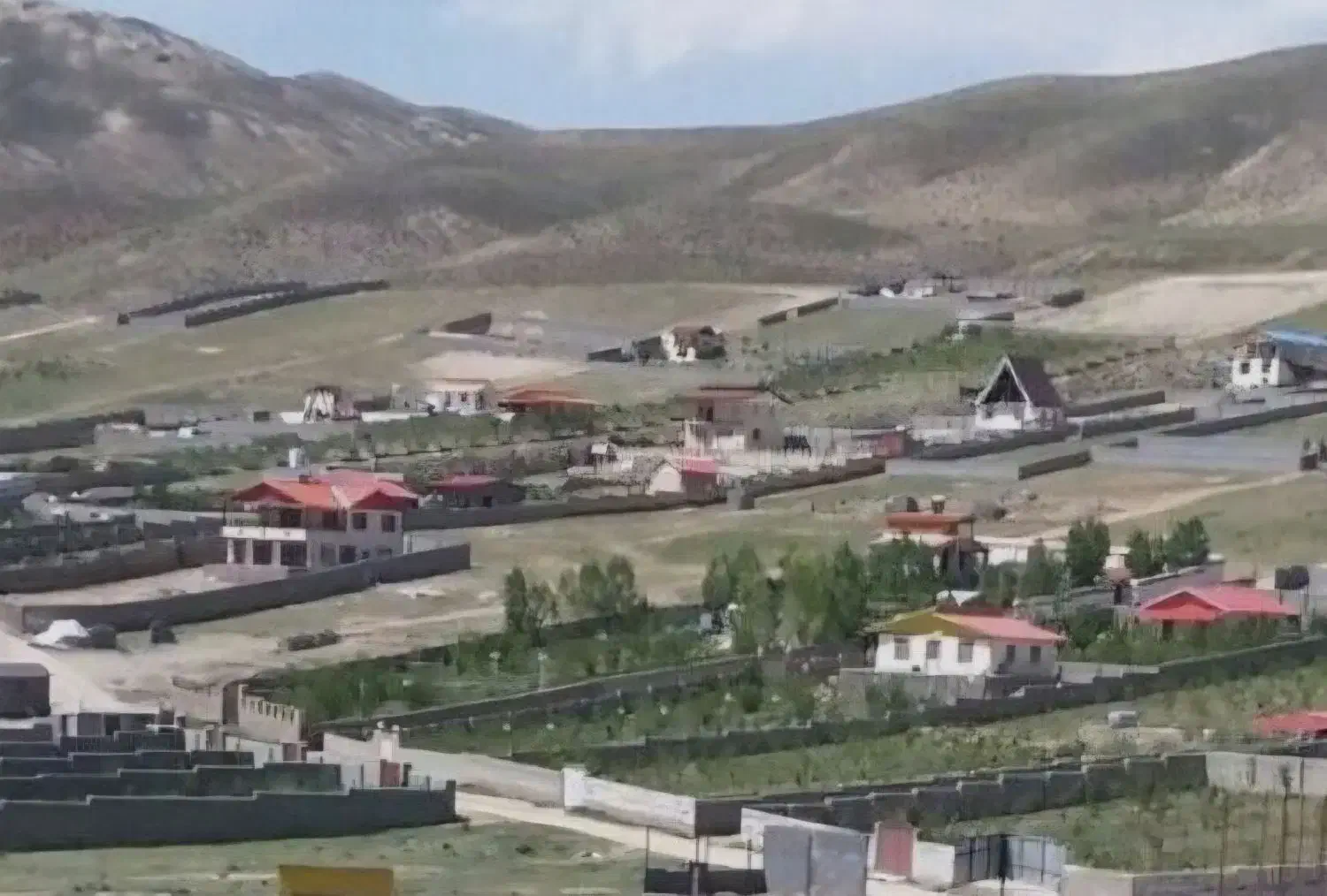 1050 متر زمین در گرم آبسرد دماوند|فروش زمین و ملک کلنگی|دماوند, دماوند|دیوار