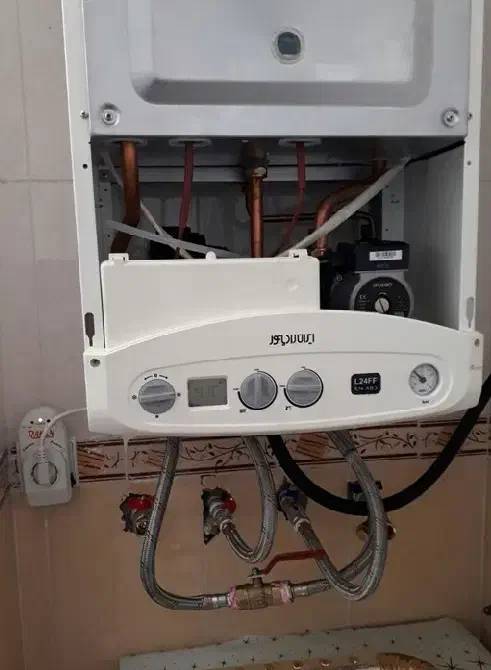 نصب.سرویس و تعمیرات پکیج و آبگرمکن و کولرگازی|خدمات پیشه و مهارت|فولادشهر, C3|دیوار