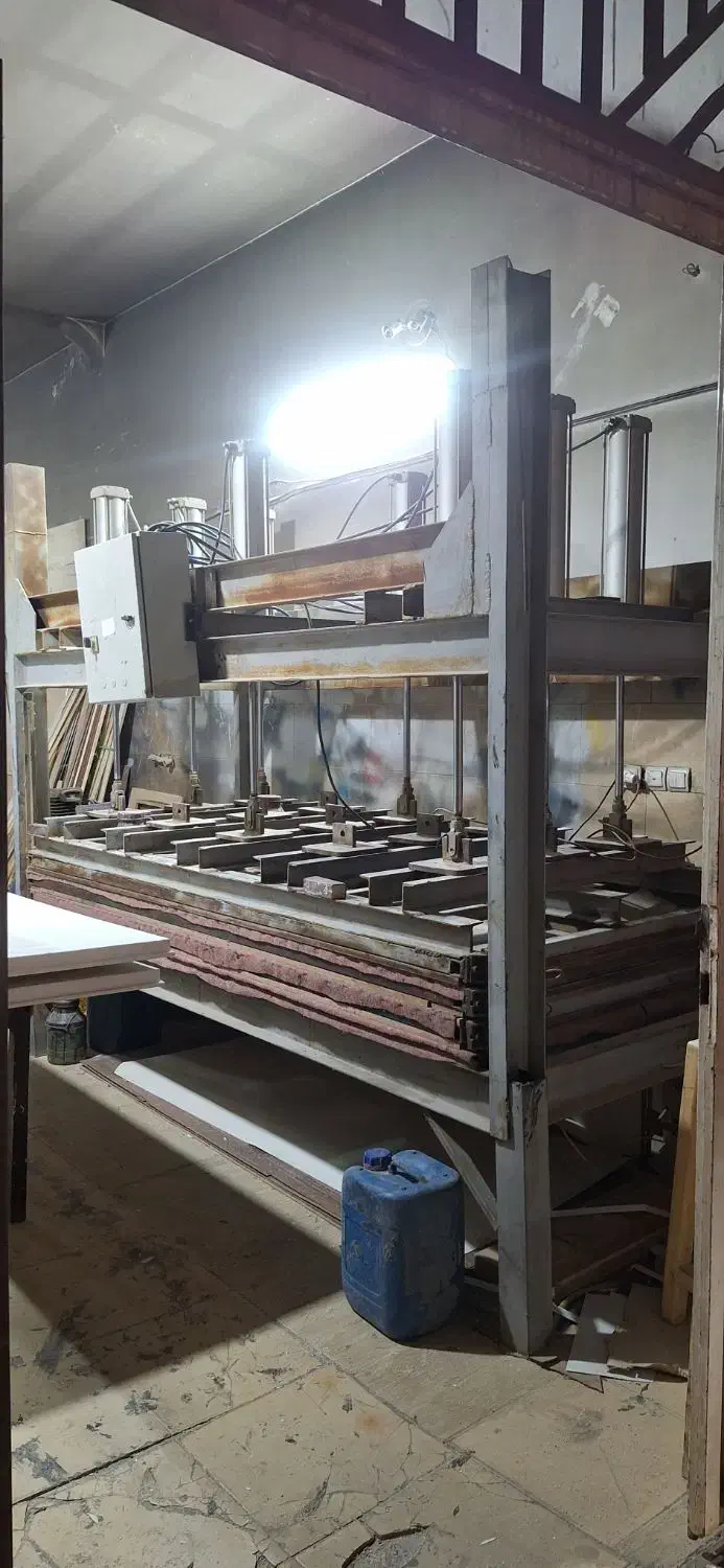 پرس پنوماتیک پرس سرد درب|ماشین‌آلات صنعتی|تاکستان, |دیوار