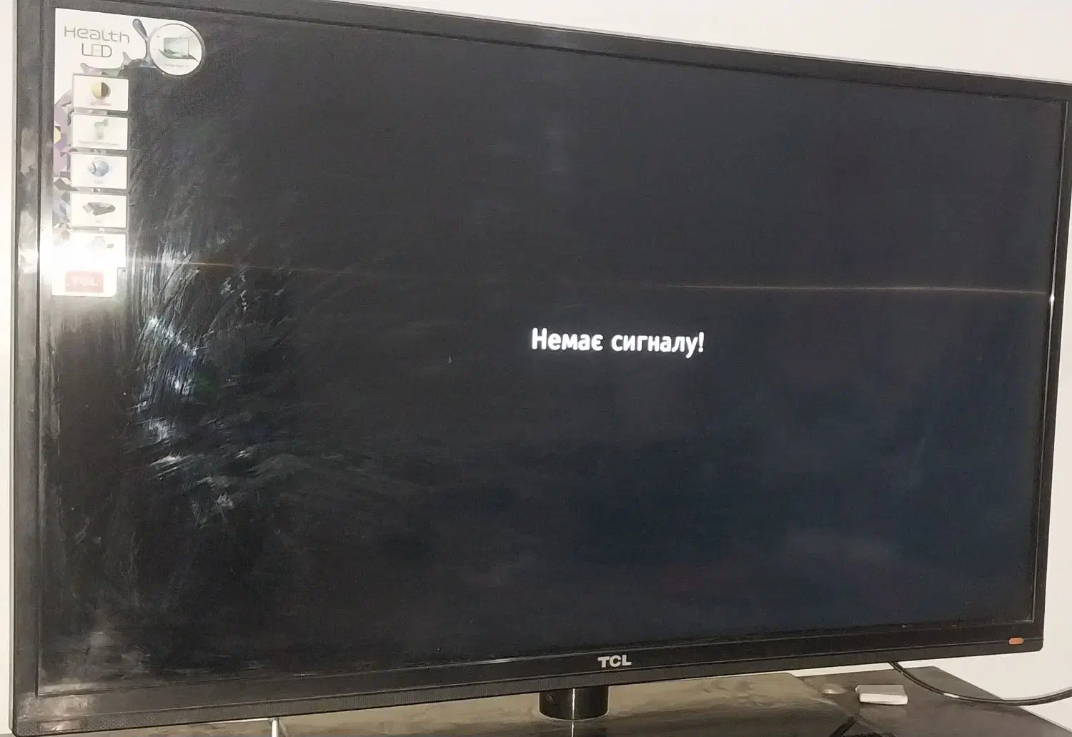 تلوزیون ۳۲ ال ای دی در حد|تلویزیون و پروژکتور|فامنین, |دیوار