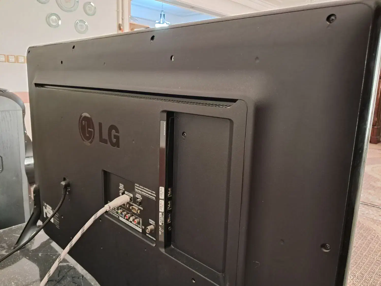 تلویزیون ال جی LED ۴۲|تلویزیون و پروژکتور|مراغه, |دیوار