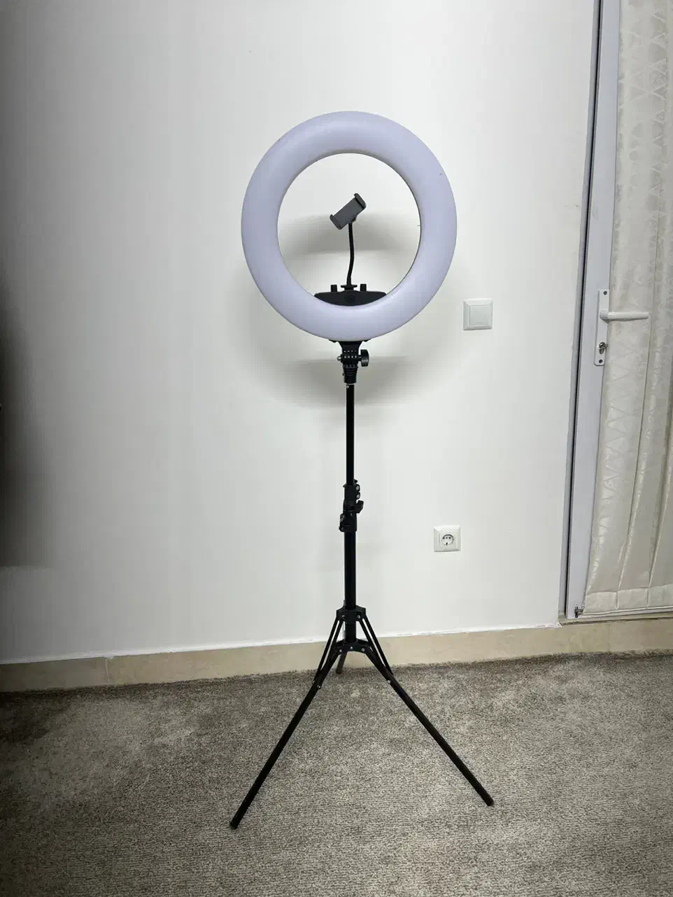 رینگ لایت|دوربین عکاسی و فیلم‌برداری|قم, طلاب غیر ایرانی|دیوار