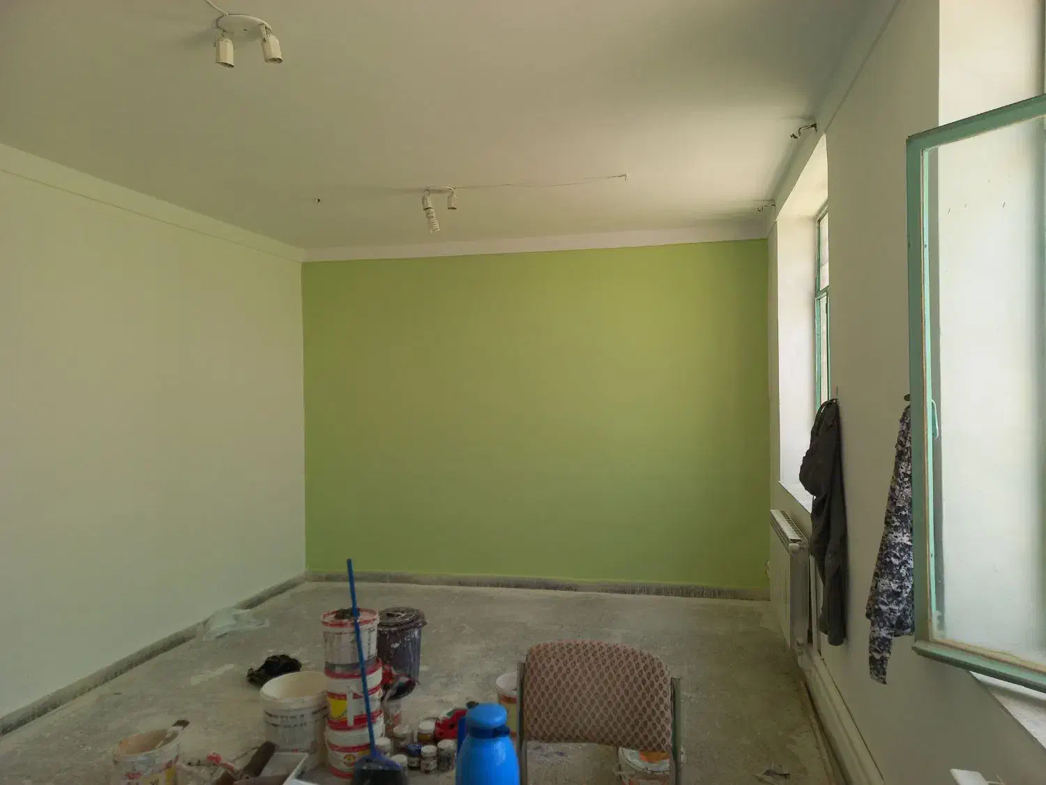 اجرای انواع رنگ با قیمت مناسب و تضمینی|خدمات پیشه و مهارت|شاهرود, |دیوار