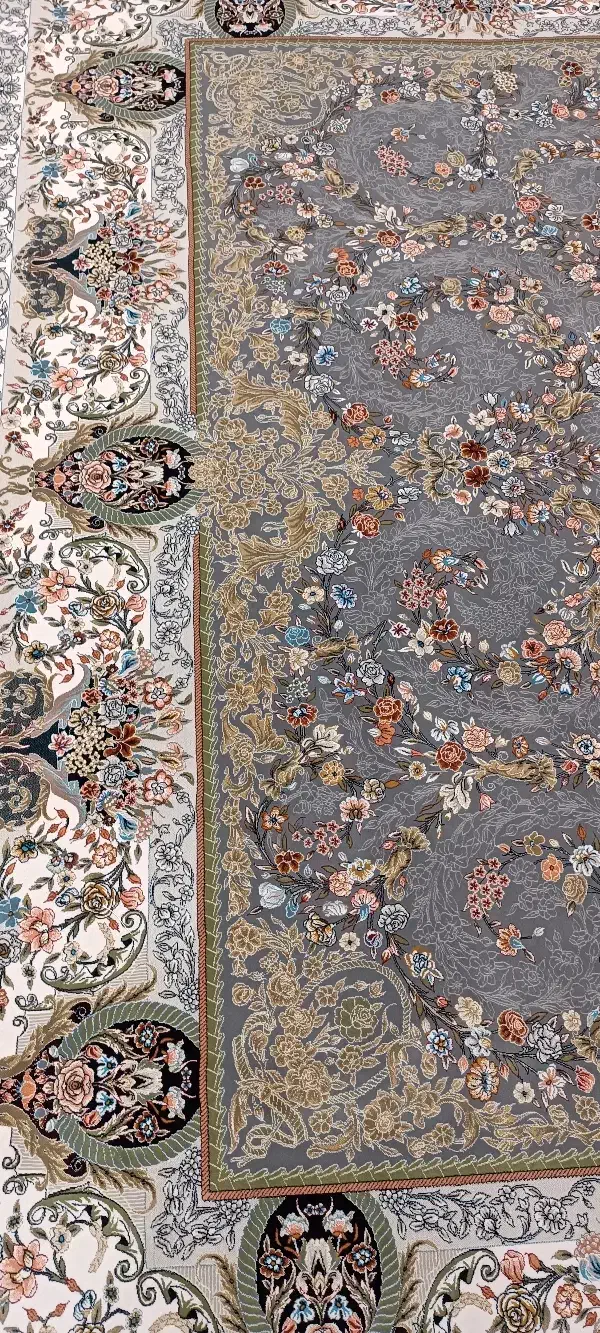 فرش درجه یک  ۴ تخته صفر   ۱۲۰۰ شانه  تراکم  ۳۶۰۰|فرش|مهاباد (آذربایجان غربی), |دیوار