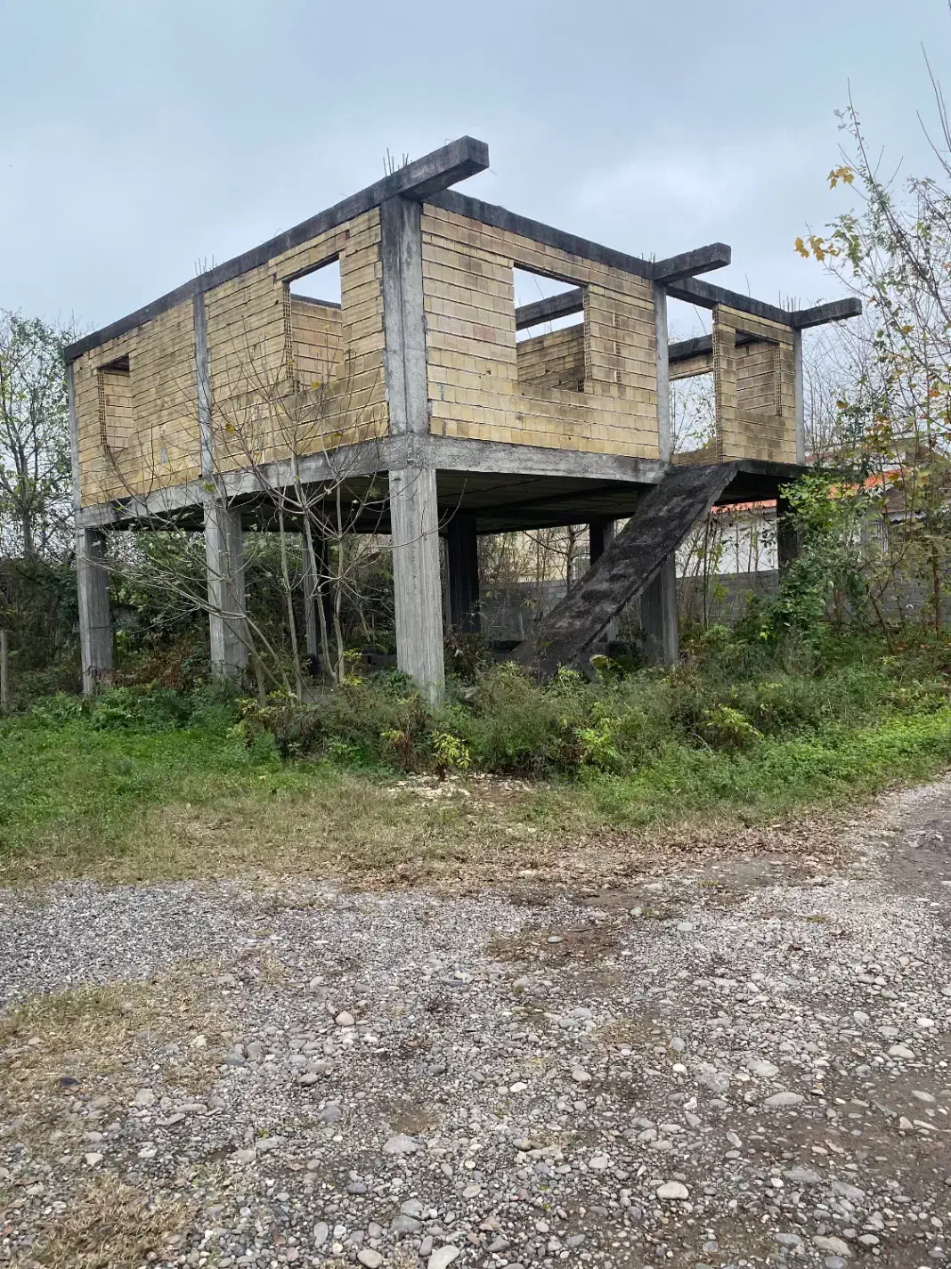 ویلا نیمه ساخت سراوان سنگر قاضیان|فروش خانه و ویلا|رشت, منظریه|دیوار